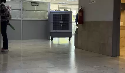 Contin�an quejas por el calor en el hospital del Issste