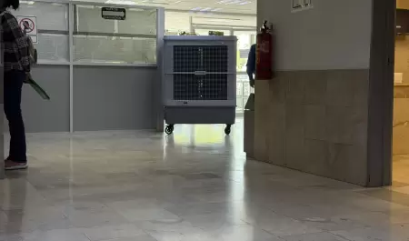 Contin�an quejas por el calor en el hospital del Issste