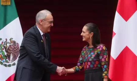Claudia Sheinbaum recibe en Palacio Nacional al presidente de Suiza
