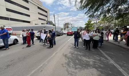 Bloqueo vial de trabajadores del CREE