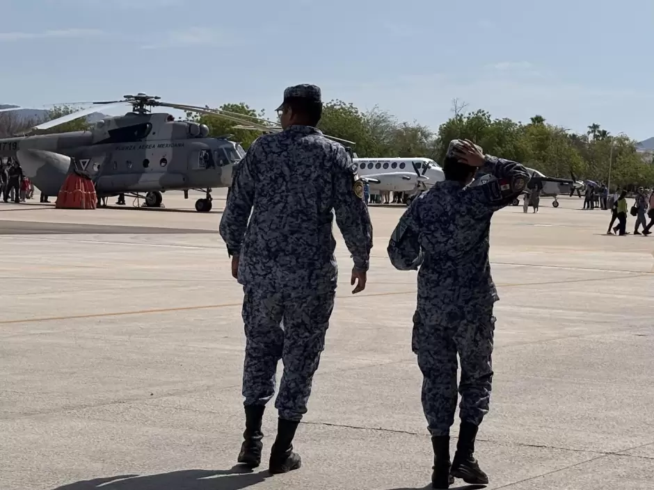 Exhibición aérea y equipo militar reúnen a familias en la Base Aérea de Hermosillo