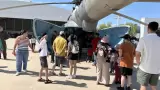 Exhibici�n a�rea y equipo militar re�nen a familias en la Base A�rea de Hermosil