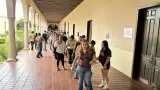 Manifestaci�n de padres de familia en oficinas de la SEC