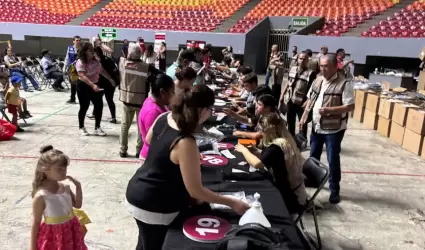 Entrega de uniformes escolares