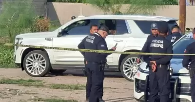 Localizan veh�culo con tres cuerpos en su interior