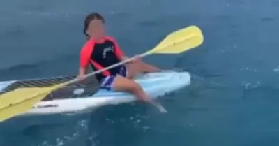 Ni�a arrastrada mar adentro en La Paz