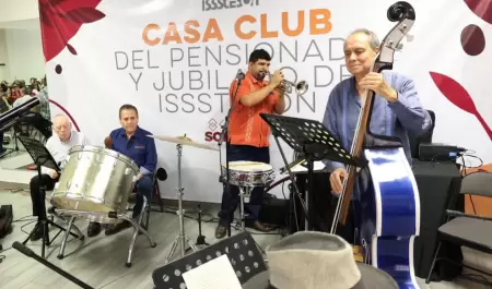 Concierto rom�ntico en la Casa Club del Jubilado y Pensionado.
