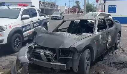 Auto incendiado