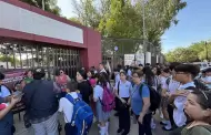 Alumnos en el piso y bajo el calor: padres toman Secundaria 6 y exigen soluciones