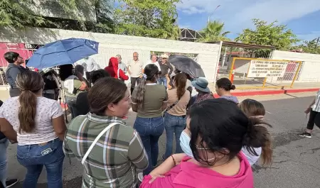 Protesta de padres de familia