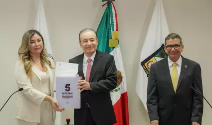 Gobernador entrega su Quinto Informe al Congreso del Estado