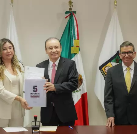 Gobernador entrega su Quinto Informe al Congreso del Estado