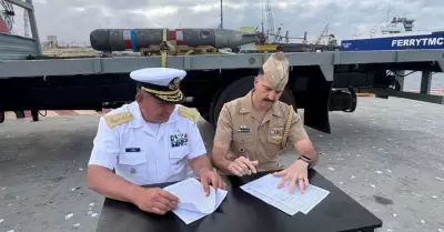 Entregan a la Armada de Estados Unidos torpedo de pr�ctica extraviado