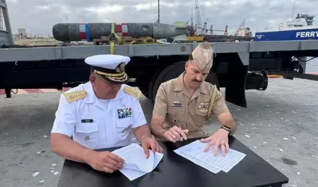 Entregan a la Armada de Estados Unidos torpedo de pr�ctica extraviado