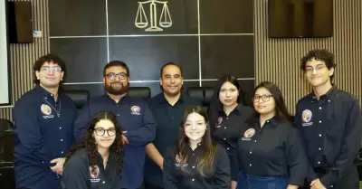 Alumnos de la Unison
