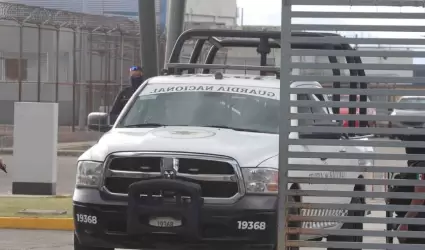 Aspectos de la salida del penal del Altiplano del convoy que traslada a Ernesto 