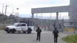 Parte del convoy que traslada a Ernesto Ruffo