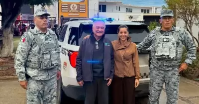Ernesto Ruffo llega a su casa en Ensenada