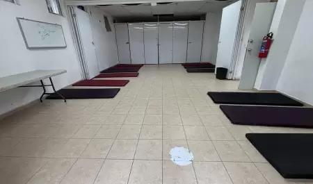 Albergue habilitado en el Centro H�bitat Caf� Combate