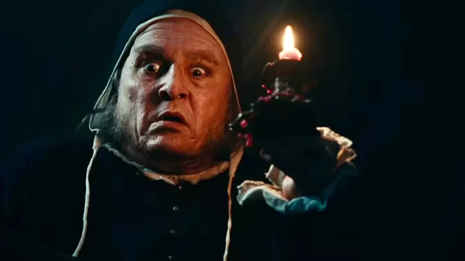Johnny Depp da vida a un Ebenezer Scrooge.