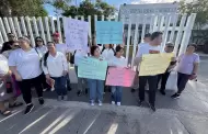Protestan familiares para exigir al Issste cirug�a para joven con tumor ocular