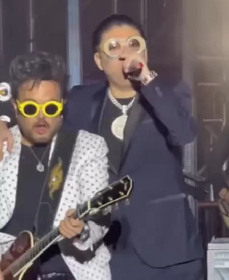 Aleks Syntek canta con Dani Flow