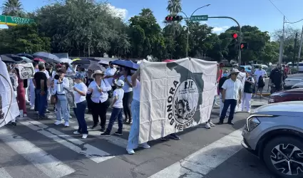 Protesta de trabajadores del IMSS en Hermosillo