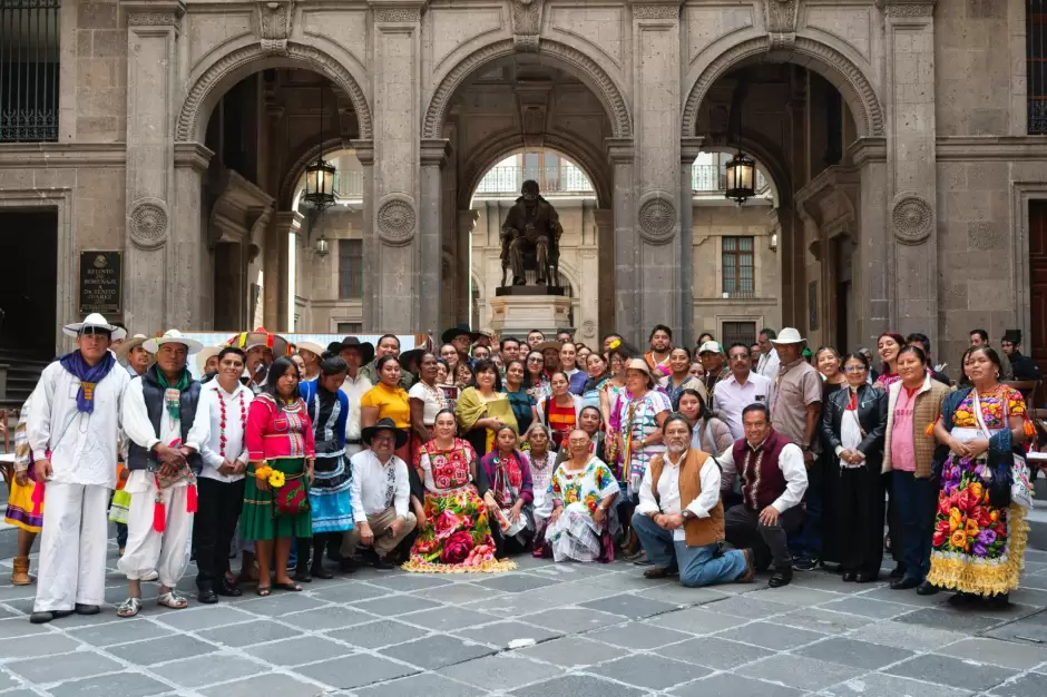 Sheinbaum amplía consulta para elaborar ley de derechos de pueblos indígenas y afromexicanos