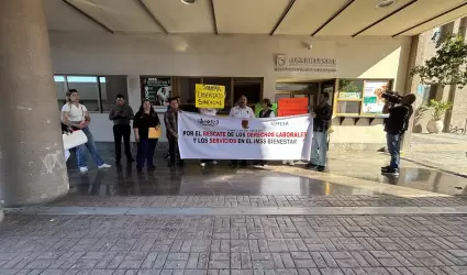 Manifestaci�n en las oficinas del IMSS Bienestar