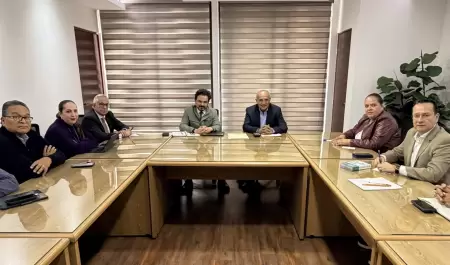 Mesa de trabajo entre el IMSS y el sindicato