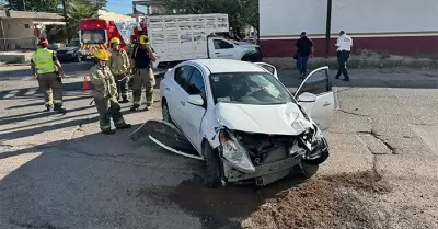 Choque en la colonia Olivares