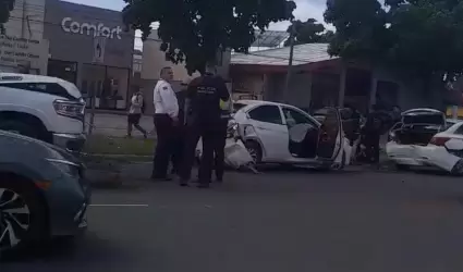 Choque m�ltiple en el bulevar Navarrete