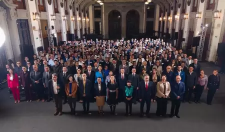 Alfonso Durazo se re�ne con la presidenta Claudia Sheinbaum.