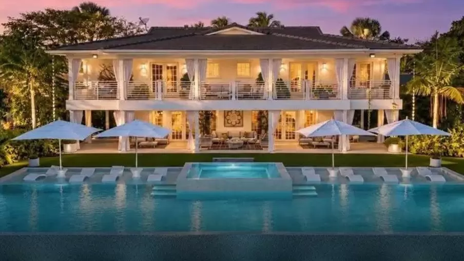 Ponen en venta la mansión de Juan Gabriel en Florida