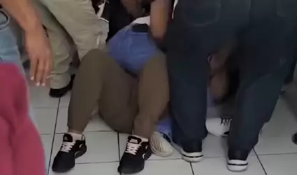 Pelea entre enfermeras