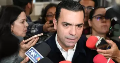 Coordinador de la bancada del PAN en la C�mara de Diputados, El�as Lixa.