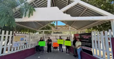 Madres de familia cierran escuela primaria en El Tazajal