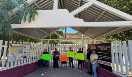 Madres de familia cierran escuela primaria en El Tazajal