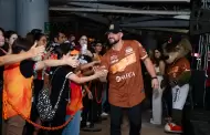 Naranjeros celebran a sus abonados con m�sica, regalos y convivencia