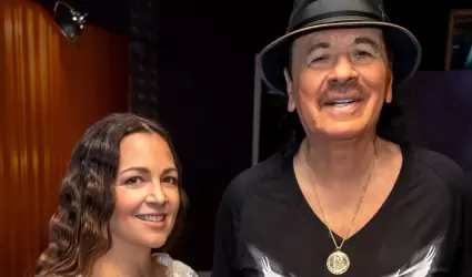 Natalia Lafourcade elogia a Carlos Santana