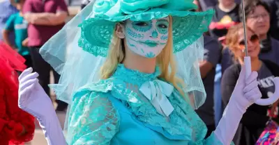 Procesi�n de D�a de Muertos