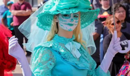 Procesi�n de D�a de Muertos