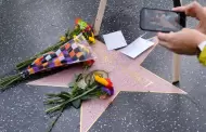 Flores y mensajes despiden a Patrick Stewart en el Paseo de la Fama