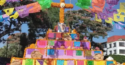 Ofrenda a Carlos Manzo