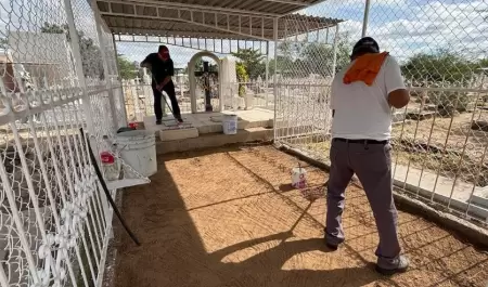 Jes�s Amado Morales Duarte y su cu�ado visitaron la tumba familiar